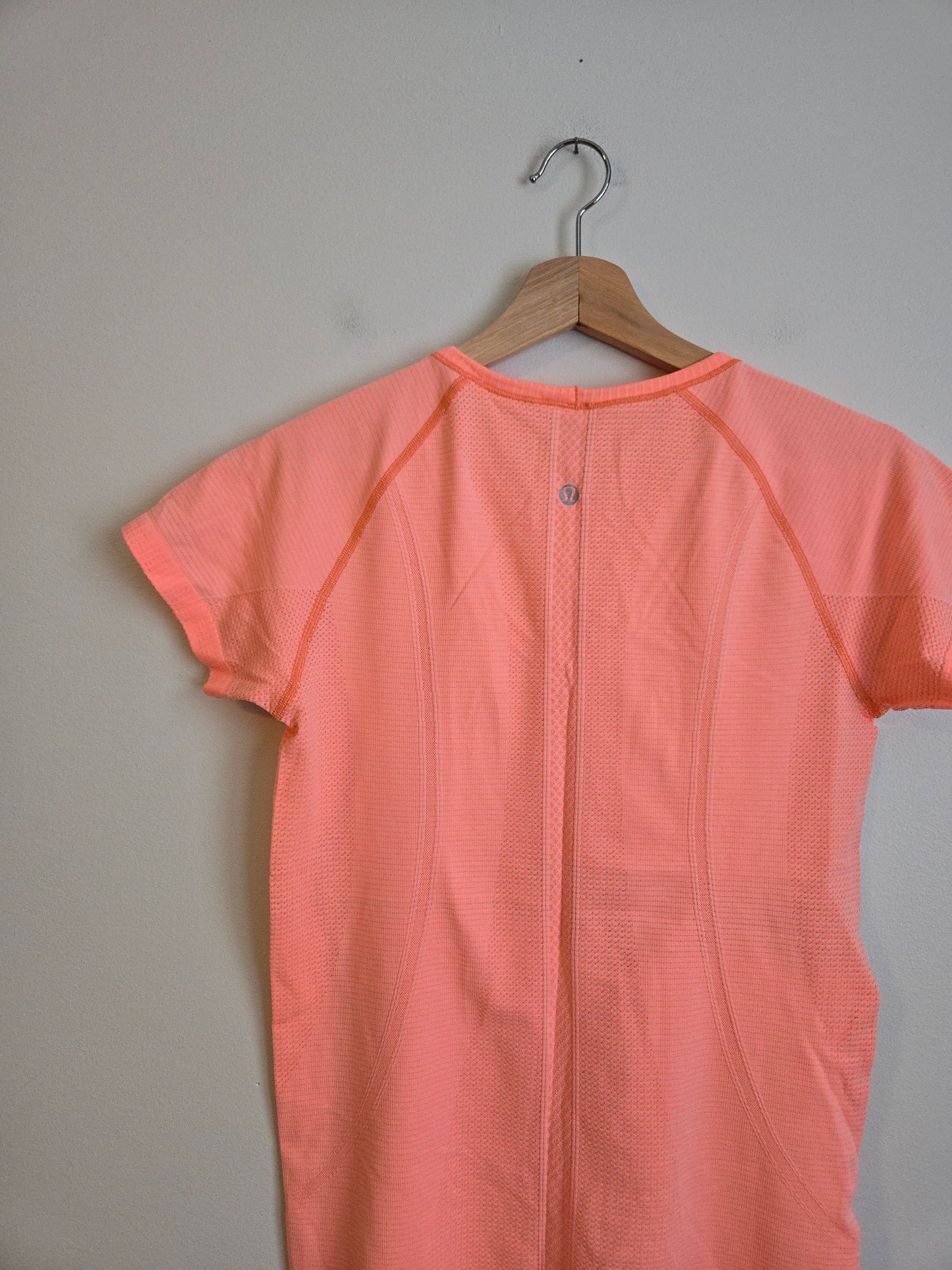 Lululemon Swiftly Tech Tee - Size 8