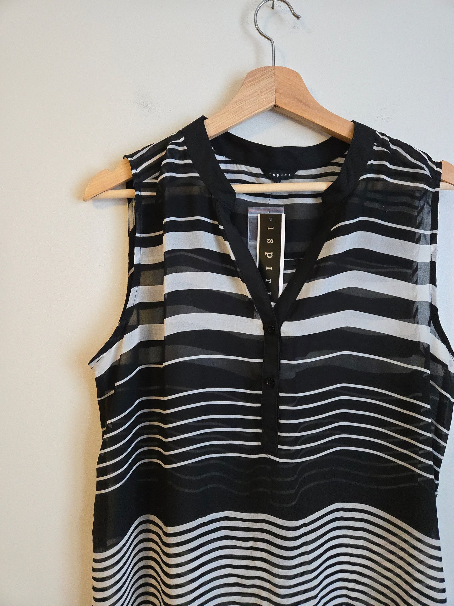 NWT Ispiri - Sheer Top - Size Large