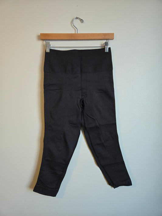 Lululemon Seamless Crops - Size 8