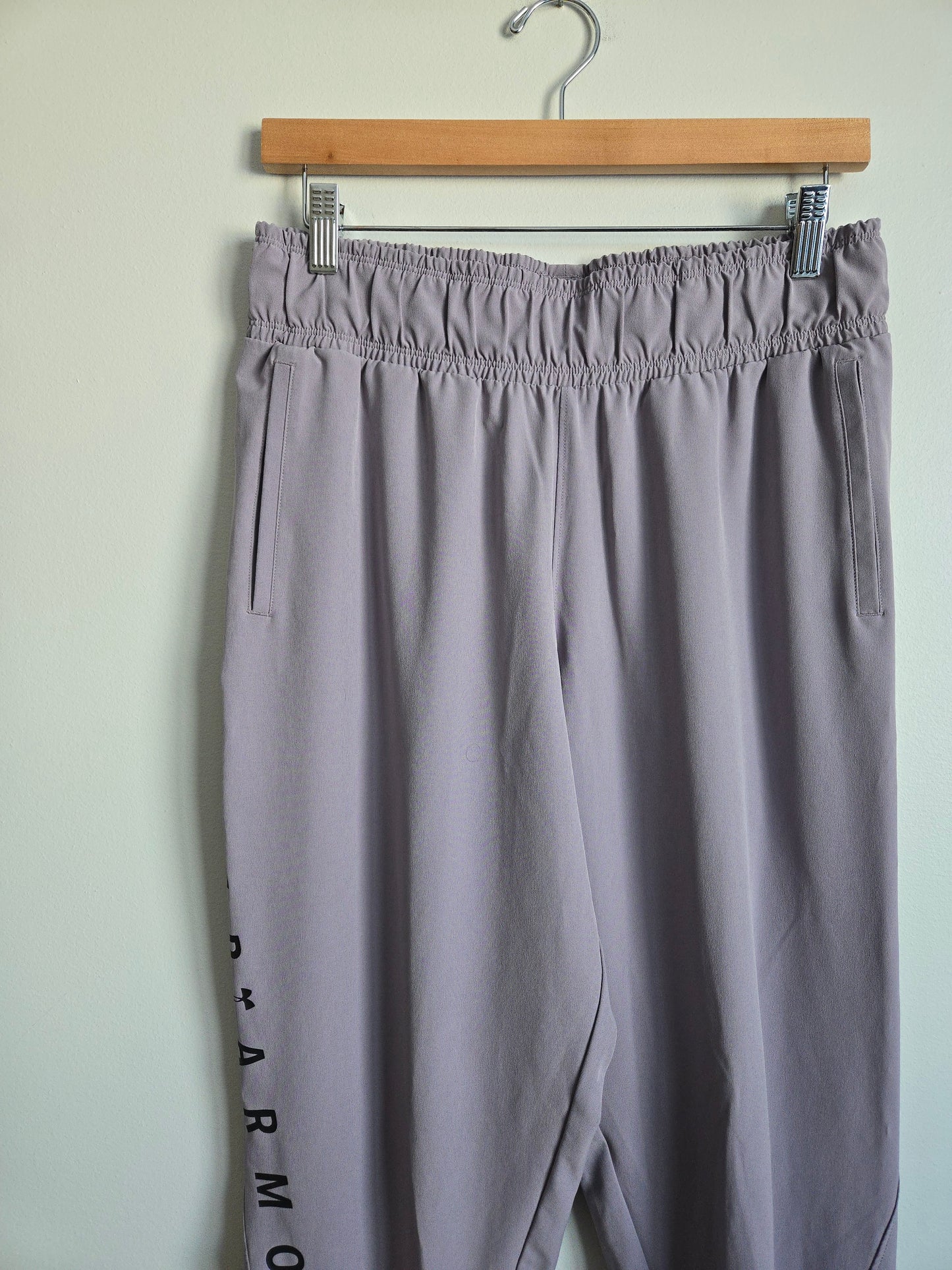 Under Armour Joggers - Size Medium