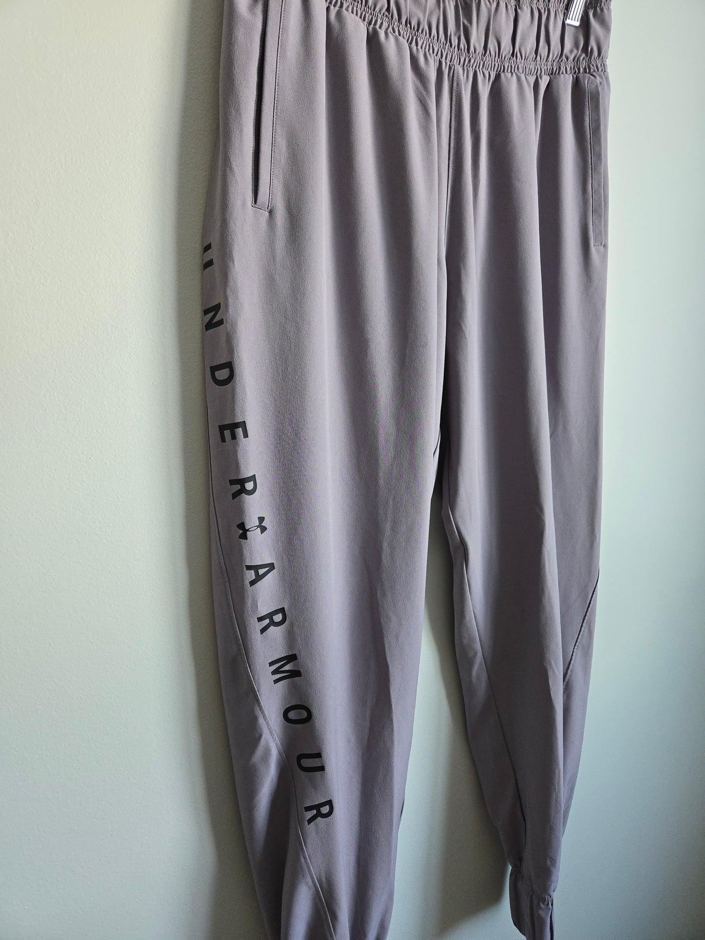 Under Armour Joggers - Size Medium