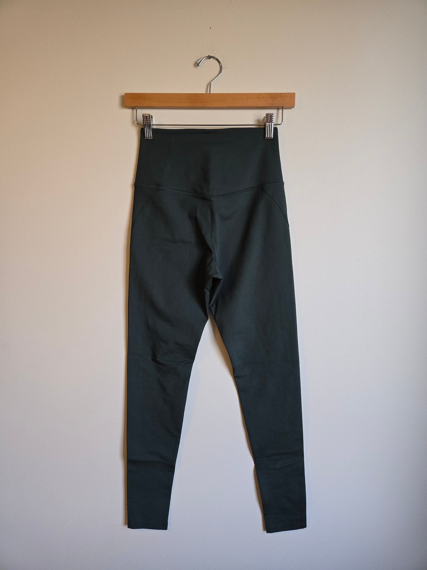 Girlfriend Collective Black Compressive High-Rise Legging - Size Small