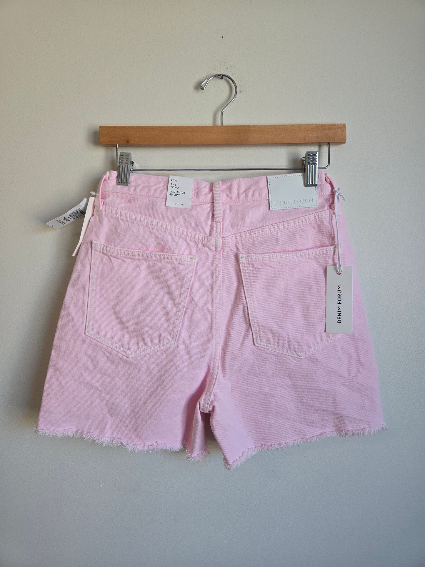 NWT Denim Forum "The Yoko" High-Rise Mid-Thigh Short - Size 26
