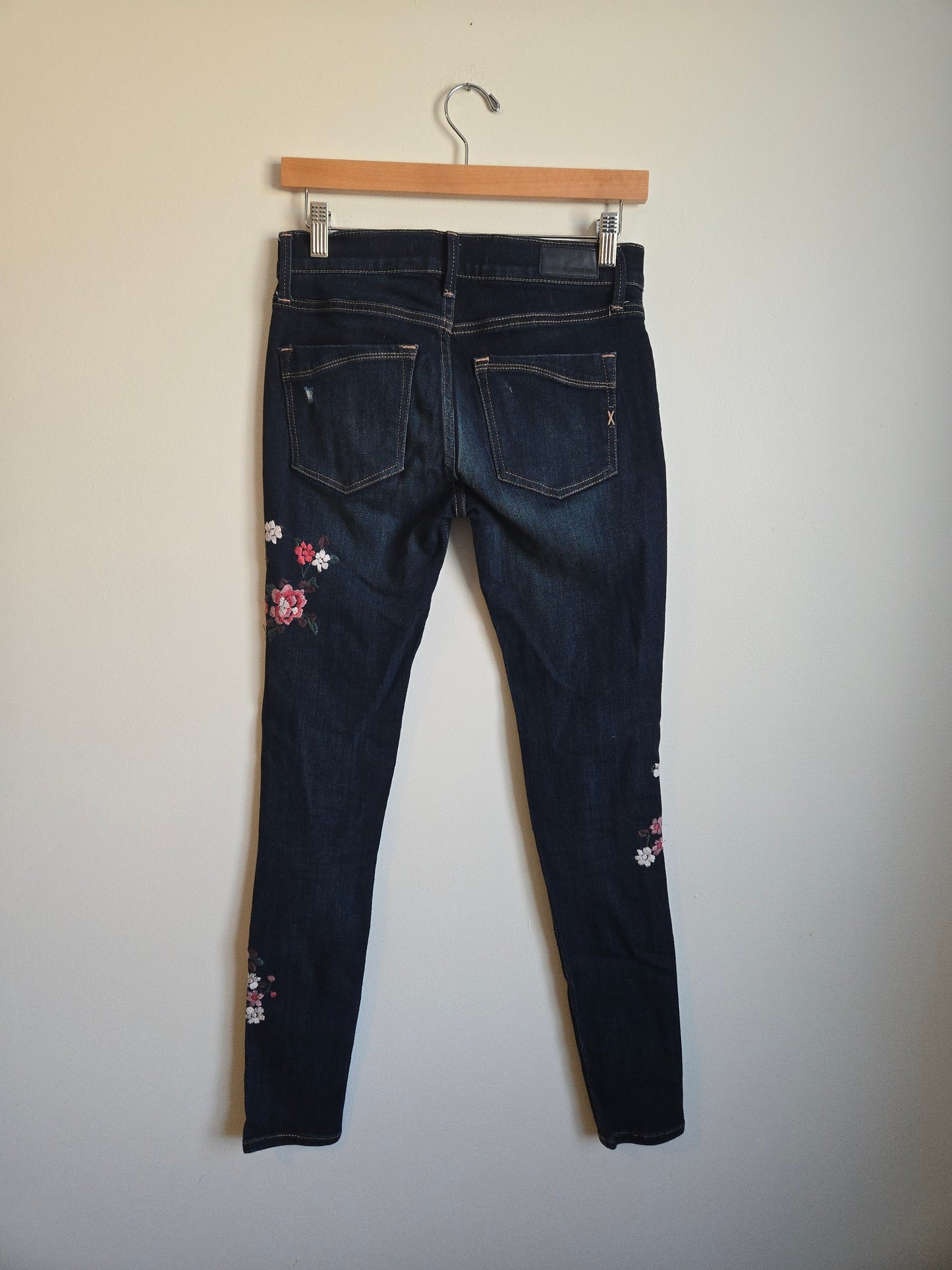 Express Embroidered Floral Mid-Rise Stretch - Size 2