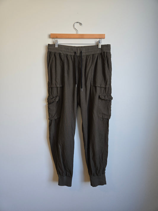 Aritzia Community Soft Cargo Joggers - Size Medium