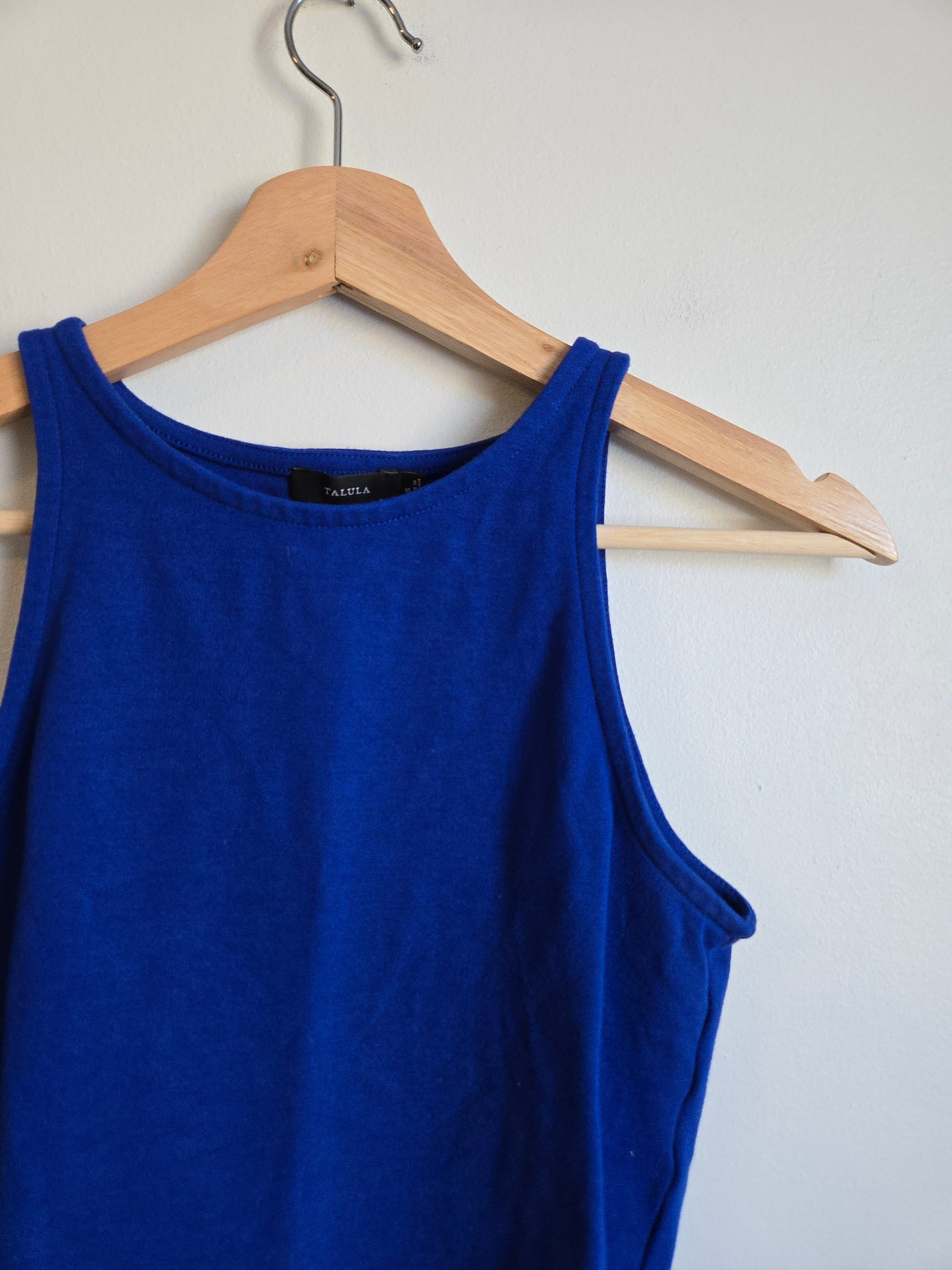 Aritzia Talula Crop Stretch Top - Size Small