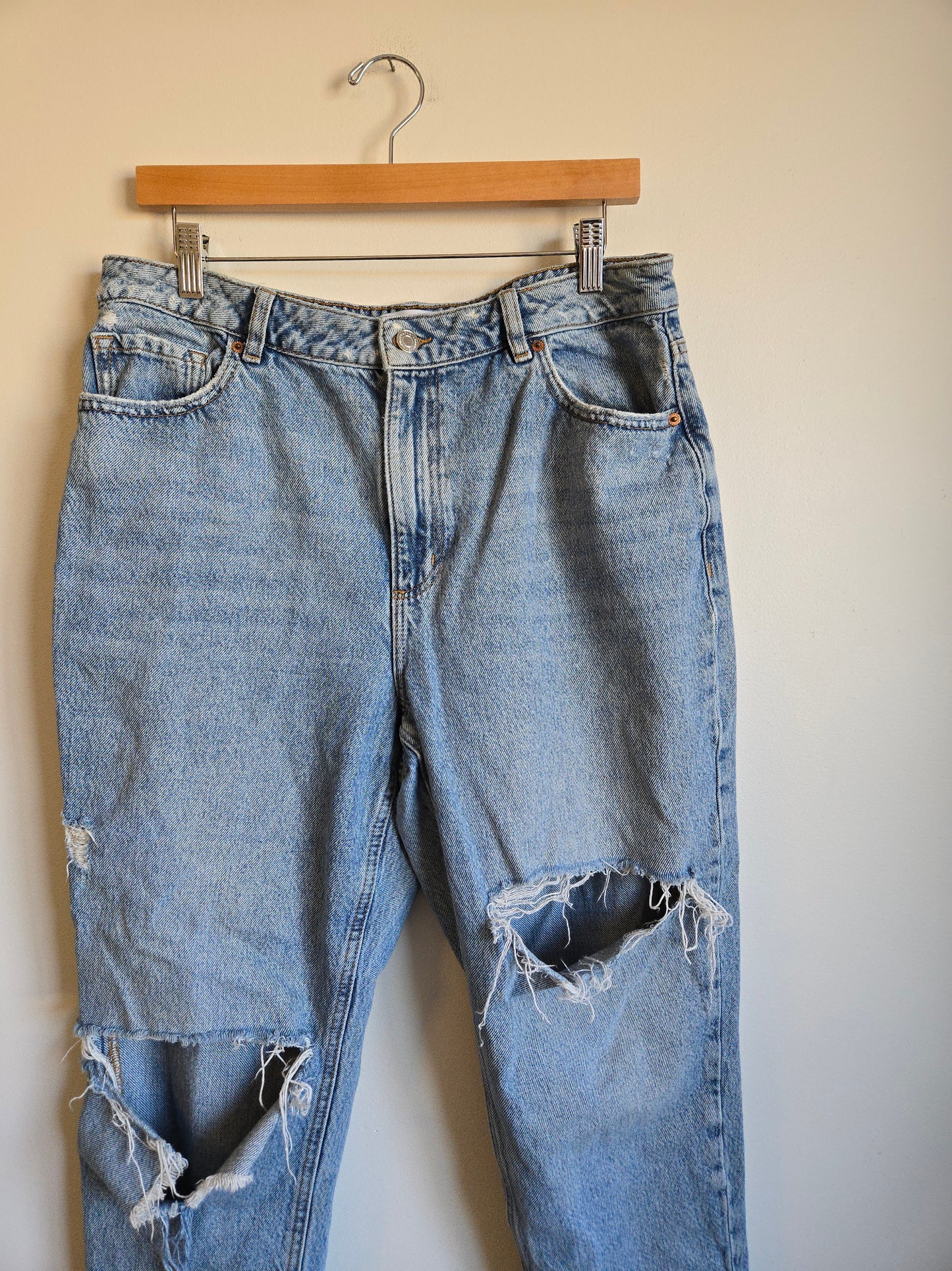Dynamite "Claudia" Distressed Denim - Size 31