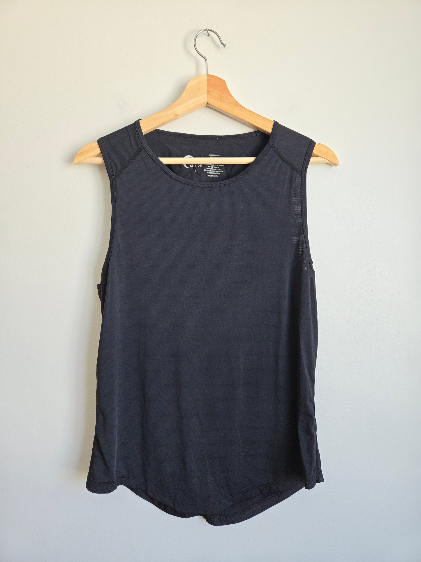 Zyia Active Perforated Tank - Size Small