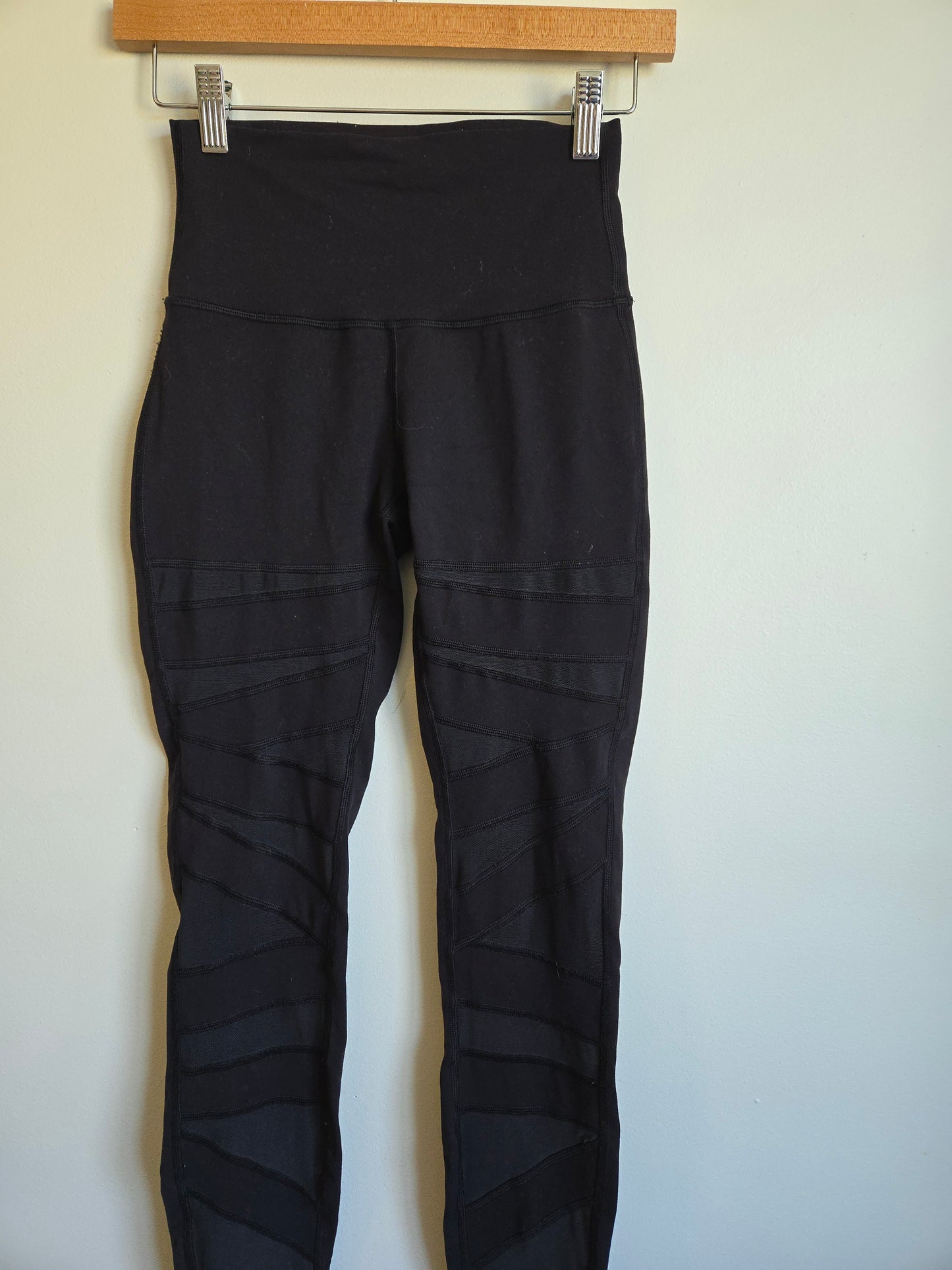 Lululemon Tech Mesh Tights - Size 4
