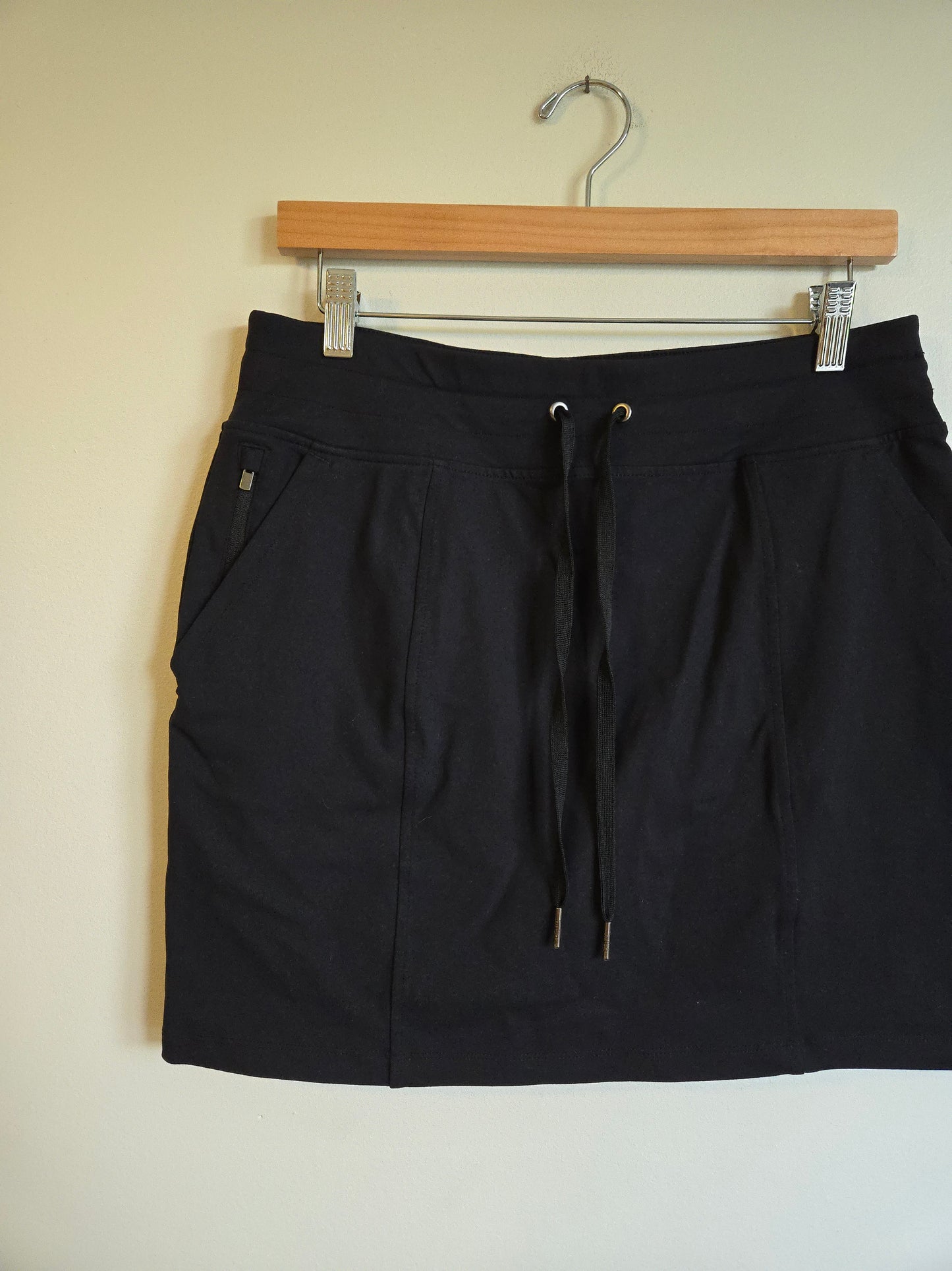 Hyba Athletic Skort - Size Medium