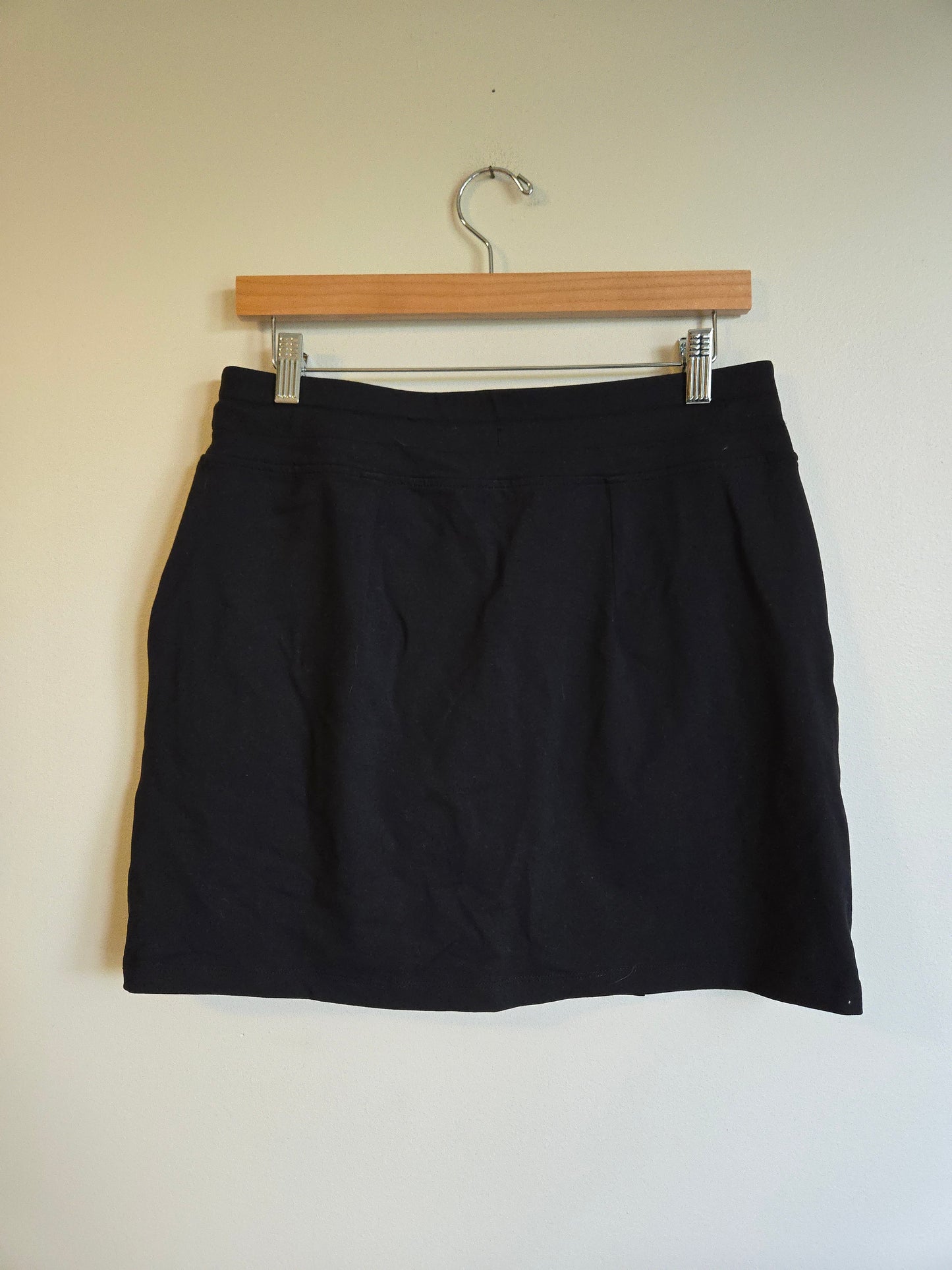Hyba Athletic Skort - Size Medium