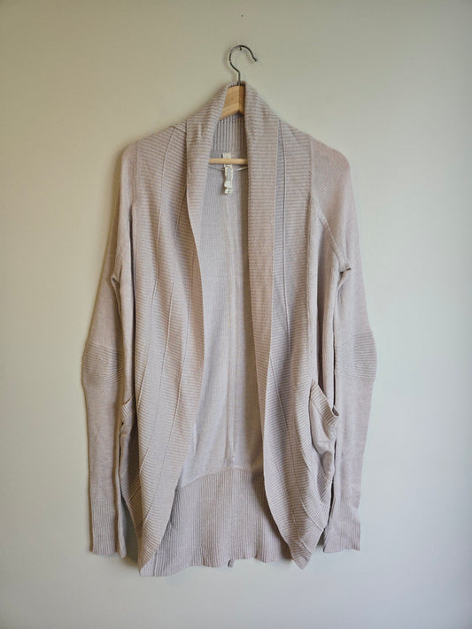 Lululemon Transformation Wrap - Size 4