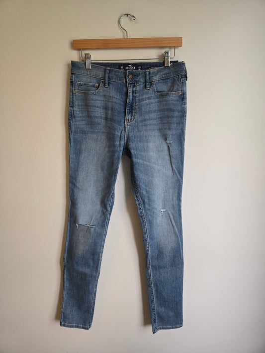 NWT Hollister High-Rise Super Skinny Distressed Jean - Size 9 (28w 30L)