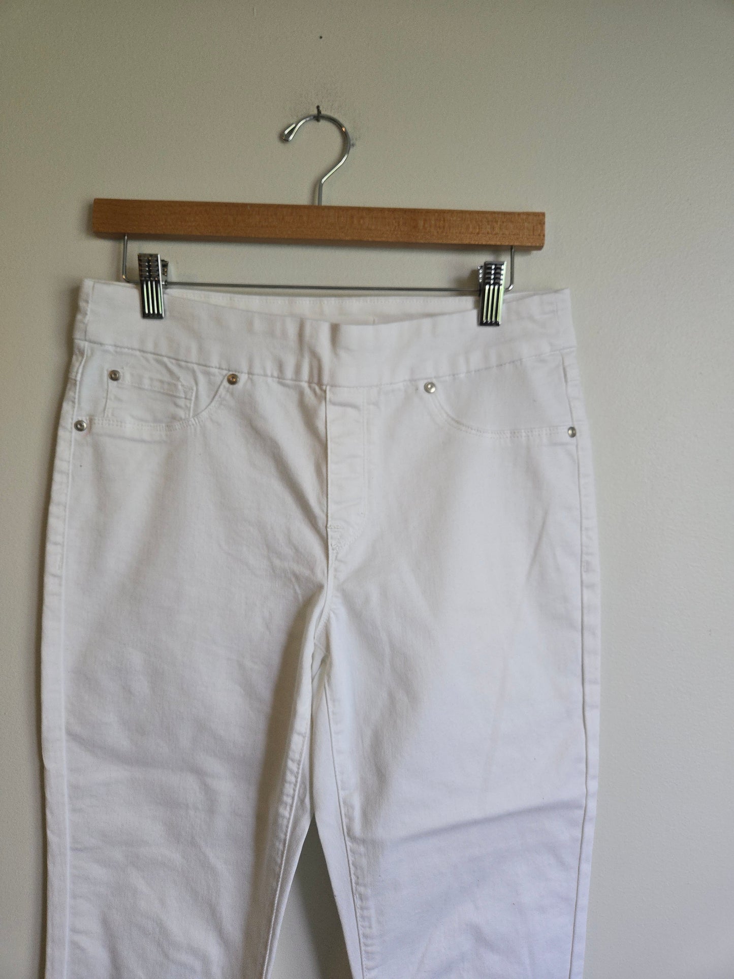 Tribal Jeans "Audrey" Mid-Rise Capri - Size 8
