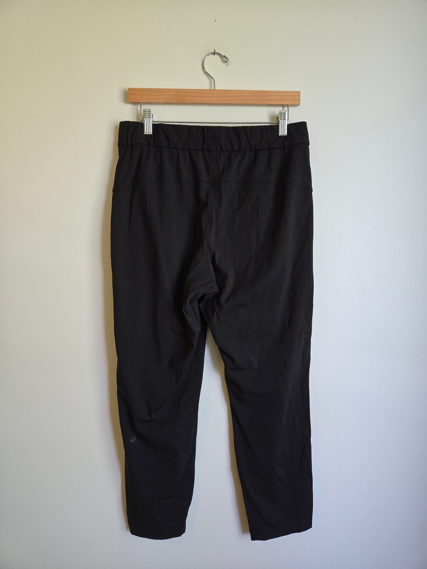 Lululemon On The Fly Pant - Size 8
