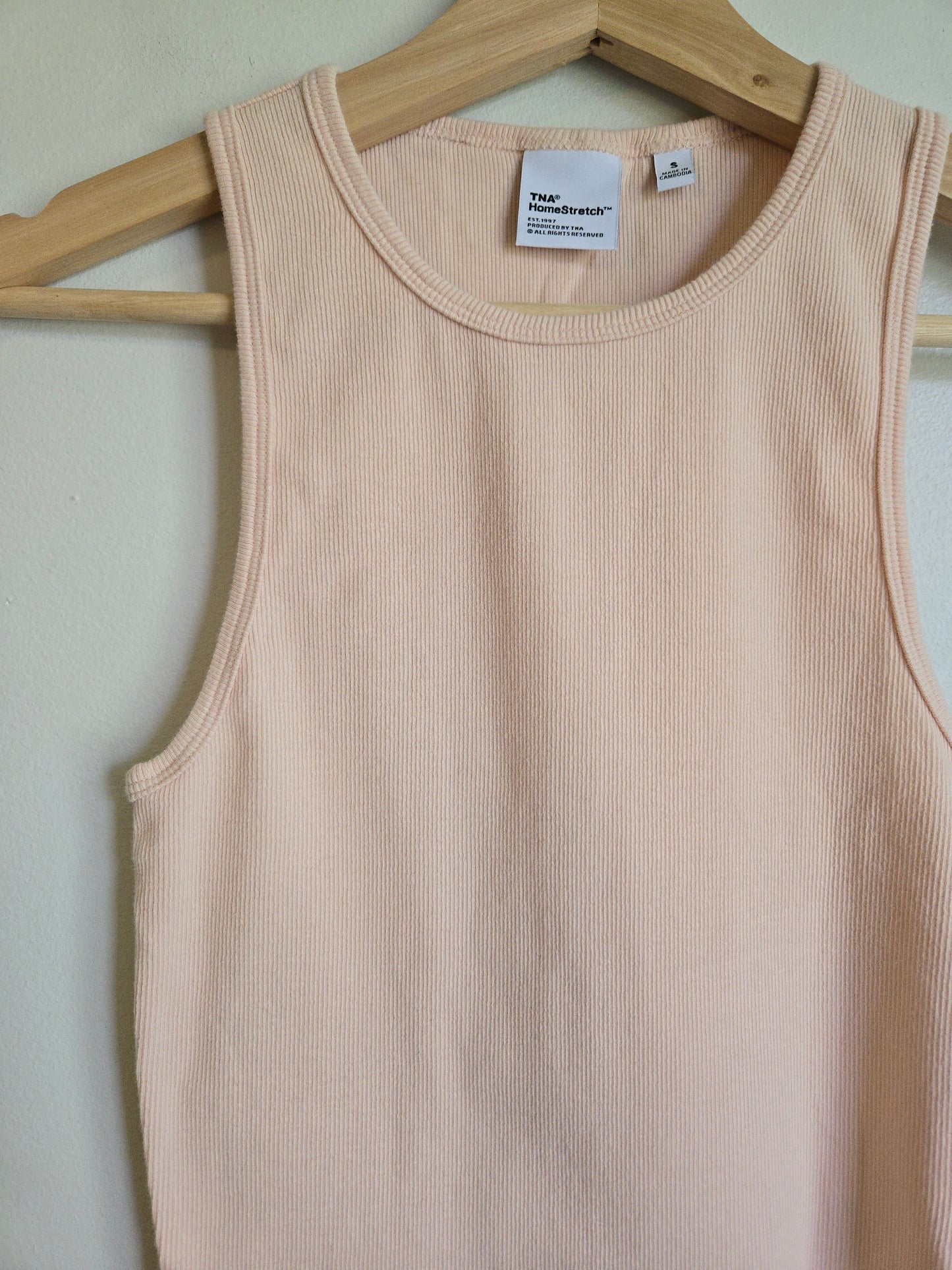 TNA HomeStretch Ribbed Tank - Size Small