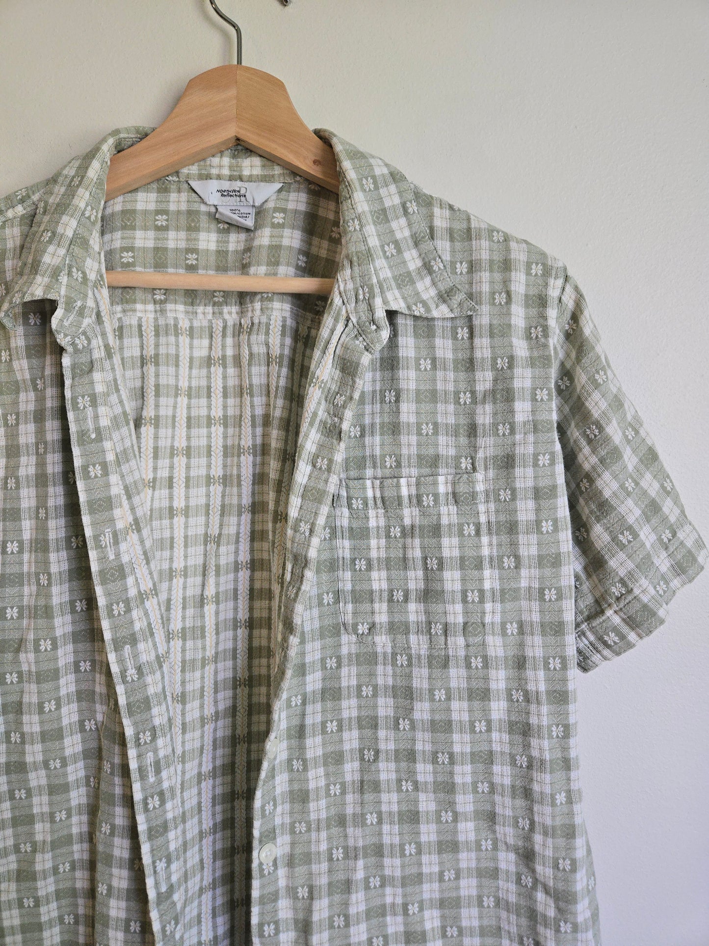 Northern Reflections Daisy Button Up - Size XL (fits like M/L)