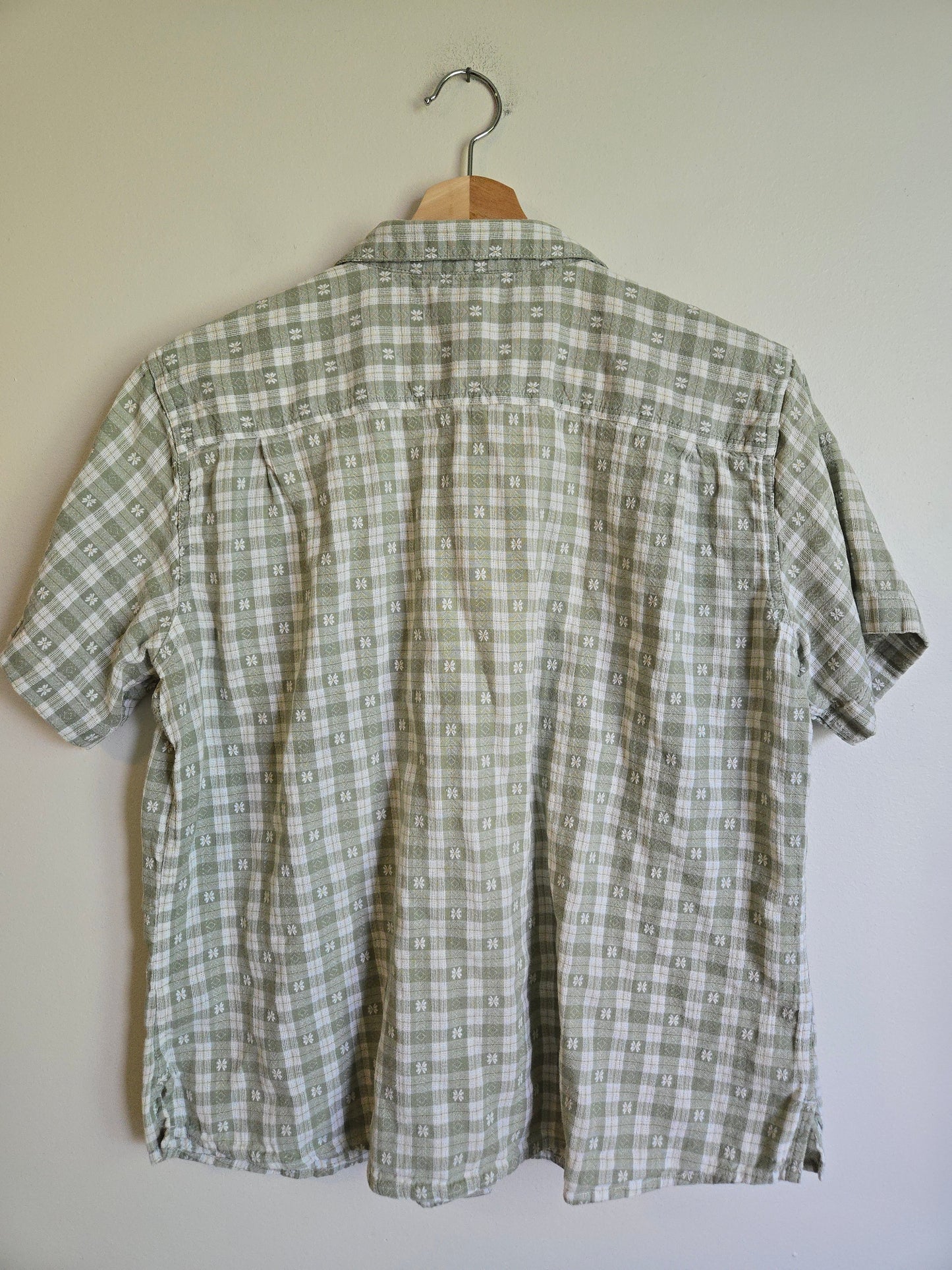 Northern Reflections Daisy Button Up - Size XL (fits like M/L)