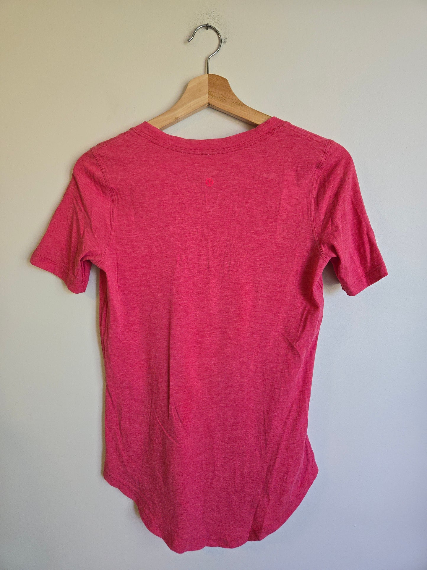 Lululemon Love Tee V-Neck - Size 4/6