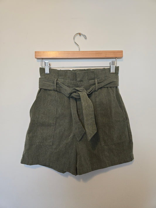 BB Dakota Peplum Shorts - Size XS