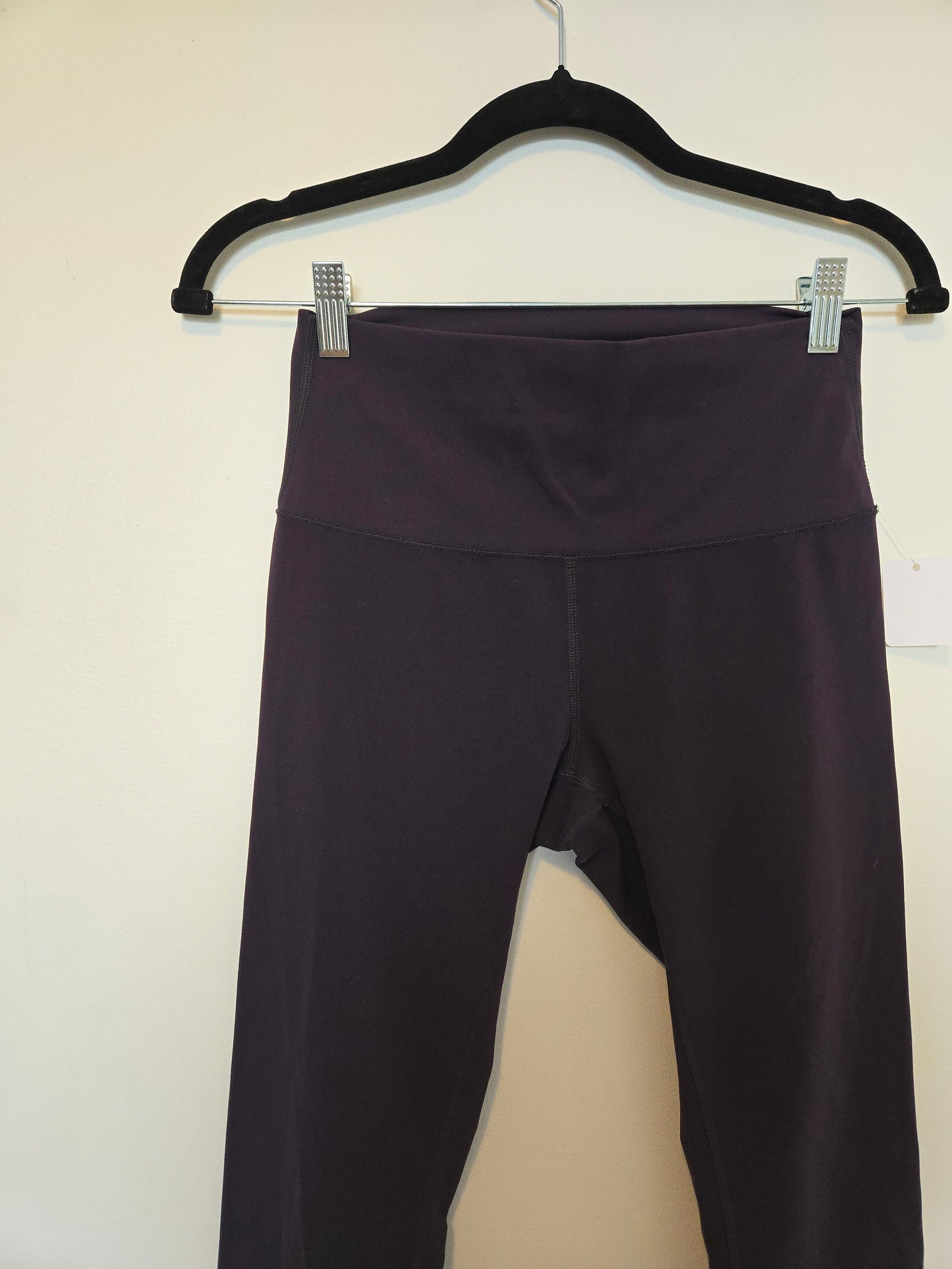 Lululemon Wunder Under Crops - Size 6