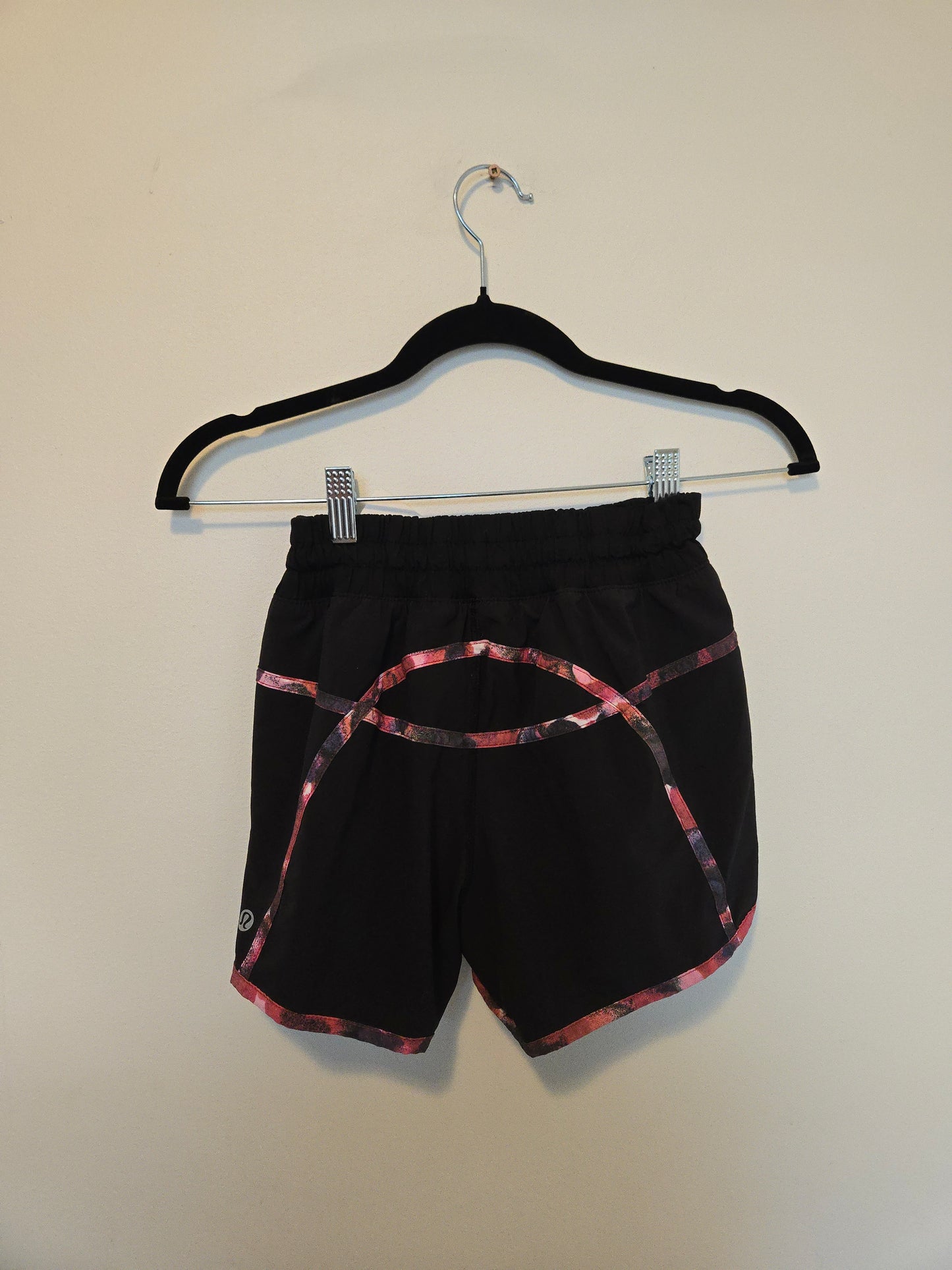 Lululemon Tracker Short - Size 6
